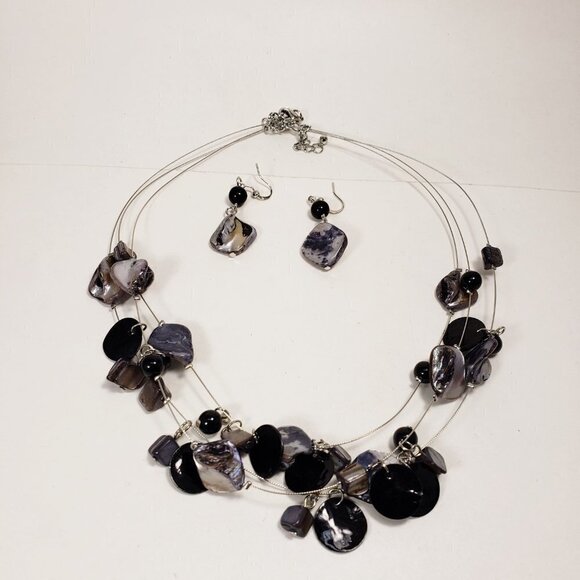 Mother-of-Pearl Multi-Strand Necklace & Shell Drop Earrings | Iridescent Beads - Picture 8 of 9